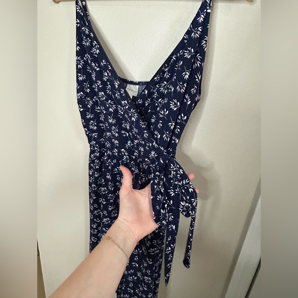 Kaileigh Sleeveless Faux Wrap Side Tie Navy White Floral V Neck Mini Dress Large - Picture 3 of 5